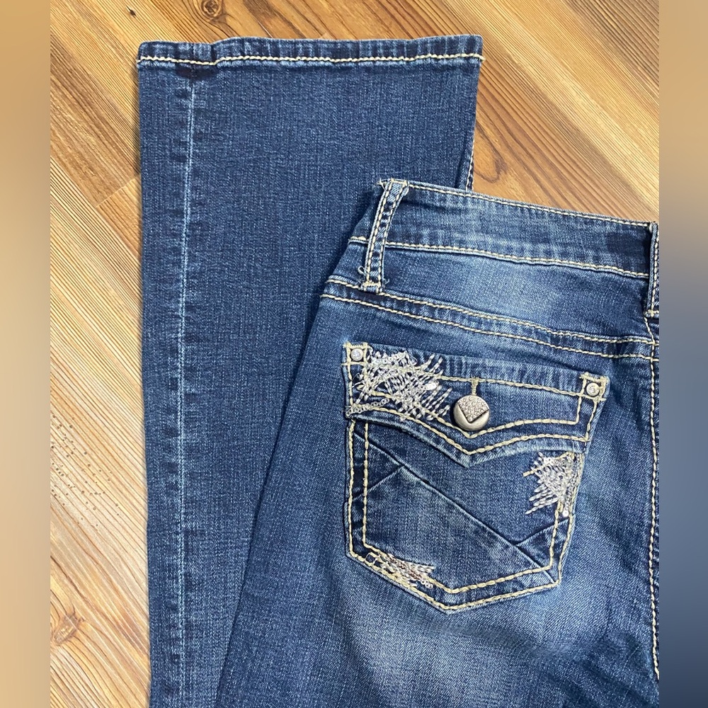 4/$15 Daytrip Lynx Bootcut Jeans - Picture 3 of 14